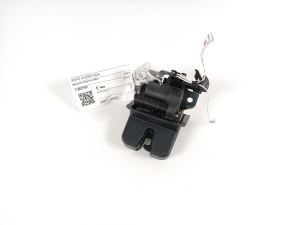 Trunk lid lock - 11A827505