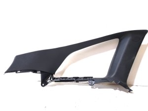 Interior trim of the rear strut - MOU022569