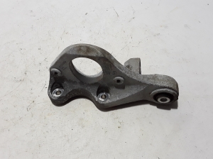   Front axle bracket 