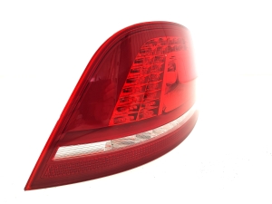  Rear corner lamp 