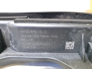Tesla Model Y Y (2020–2026) Front door external opening handle and its details 152811500D - 2
