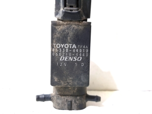 TOYOTA Corola Verso E12 (2001–2004) Front windshield washer pump 8533044010 - 2