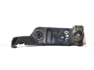 Rear bumper bracket - 498J