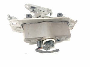  Engine cover hinge 