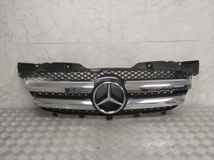  Front grille 