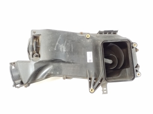   Air filter housing 