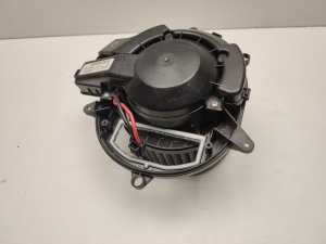   Cabin shoulder motor 