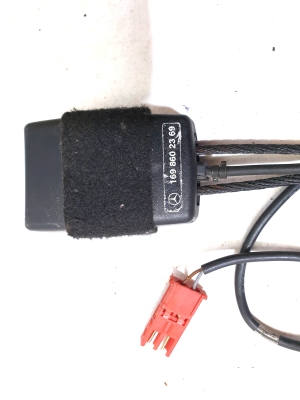 Mercedes Benz A-Class 169 (2004–2012) Sicherheitsgurtschloss vorne 1698602369 - 2