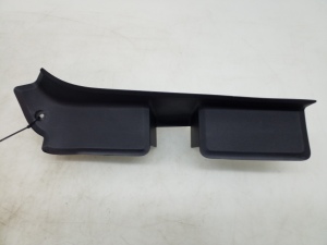   Trunk lid hinge trim 