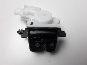 Suzuki Swace I (2020–2026) Trunk lid lock 0770 - 2