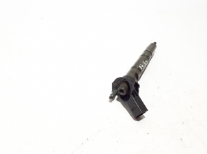  Fuel injector 