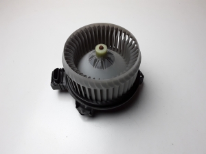 Heater blower motor - 74150-62JA0