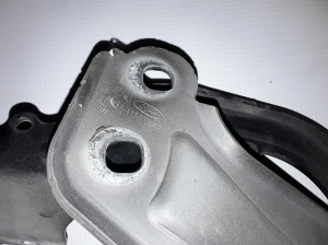  Engine cover hinge 