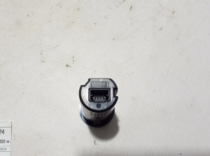 Ford Mustang Mach-E Mach-E (2020–2026) USB-pesa MU5T19J211GA - 3