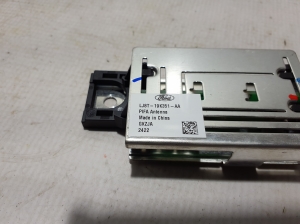 Ford Mustang Mach-E Mach-E (2020–2026) Antenas pastiprinātājs LJ8T19K351AA - 3