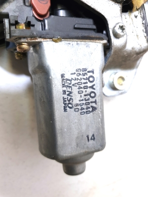 TOYOTA Corola Verso E12 (2001–2004) Aizmugurējo durvju logu pacēlājs 8571013040 - 3