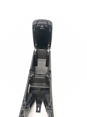 Mercedes Benz A-Class 176 (2012–2018) Center console A1766800900 - 5