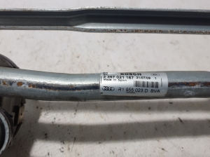 AUDI Q5 (2008–2017) Windshield wiper mechanism 8R1955023D - 3