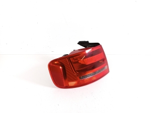 AUDI A4 B8 (2007–2016) Tagumine nurgatuli 8K5945095D - 5