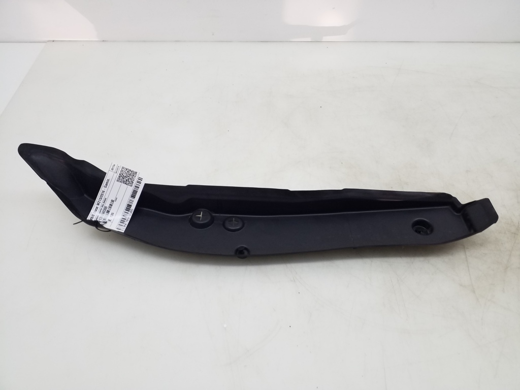 Mercedes Benz E-Class W213 (2017–2026) Esiporitiiva muu osa A2138890300 Mercedes Benz E-Class W213 (2017–2026) Esiporitiiva muu osa A2138890300