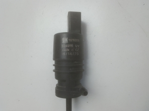Suzuki Swift IV (2010–2017) Front windshield washer pump 13250356 - 2