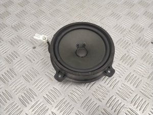   Rear side door speaker 