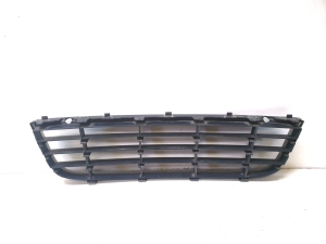 Volkswagen Jetta (2005–2011) Front bumper lower grille 1K0853677C - 4