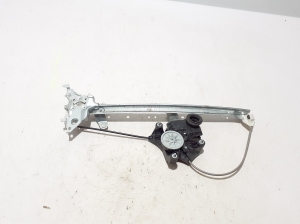 TOYOTA RAV 4 A5 (2019–2026) Aizmugurējo durvju logu pacēlājs 8572042140 - 4