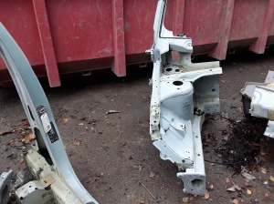 VOLVO XC40 (2017–2026) Front outrigger 32234589 - 2