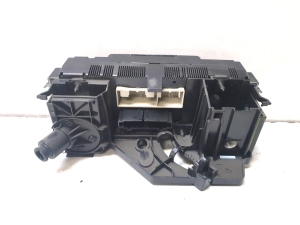 Volkswagen Jetta (2005–2011) Heater control panel - 2