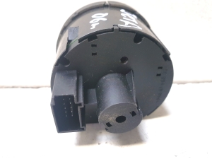 Volkswagen Jetta (2005–2011) Headlight switch 1K0941431A - 2