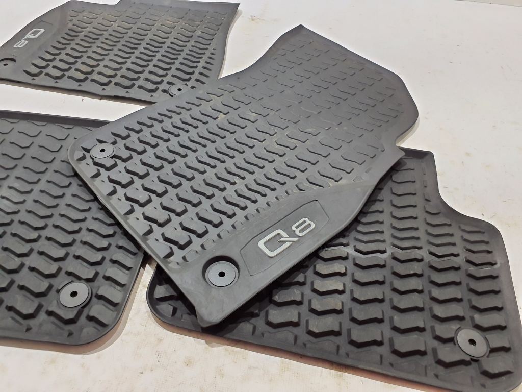 AUDI Q8 4M (2018-2024) Floor Mat Set 4M8061501 27535771