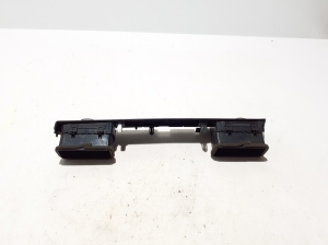 Mitsubishi Outlander (2012–2021) Dashboard air vent grilles 8055A055 - 5