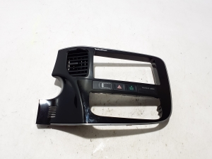 Mitsubishi Outlander (2012–2021) Dashboard trim 8002B294 - 5