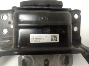 Volkswagen Golf VIII (2019–2026) Käigukasti padi 5Q0199555BG - 3