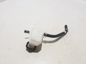   Brake fluid reservoir  - 58511-CV100 