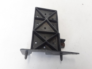   Sonstiger Halter  - 620928531R 