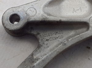 Kia EV 6 CV (2021–2026) A/C compressor bracket 97703-CV400 - 3