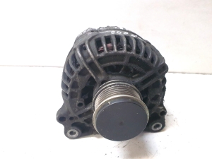Volkswagen Jetta (2005–2011) Generaator 06F903023F  0124525091  140A - 2