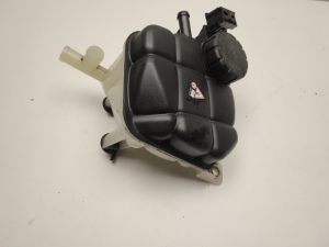 Mercedes Benz GL-Class 166 (2012–2015) Ausgleichsbehälter A1665000049 - 2