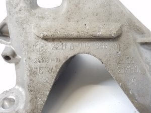  Engine holder 