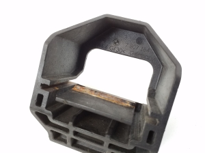 BMW Z4 E89 (2009–2016) Radiator bracket 7807184 - 2