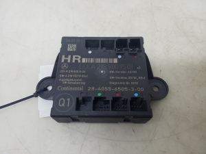   Rear side door control unit 