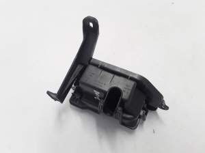 RENAULT Twingo III (2014–2026) Kaitsmeploki hoidik kapoti all 243112223R - 2