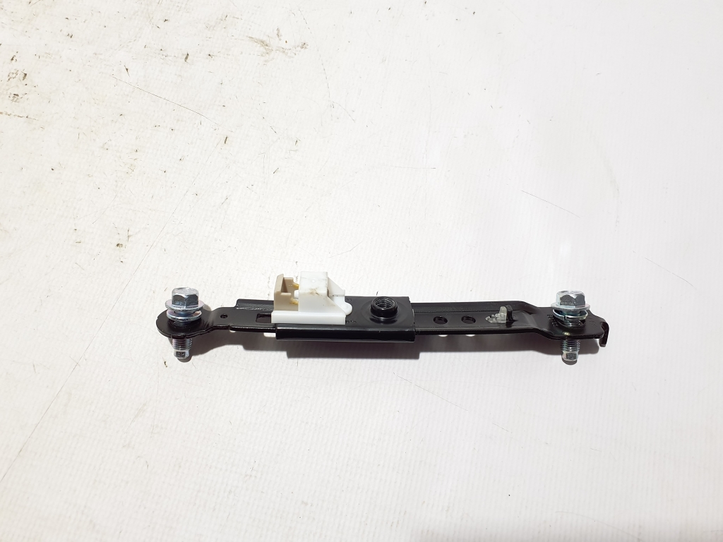 Kia EV 6 CV (2021–2026) Seat belt height adjuster 88890-3X000 Kia EV 6 CV (2021–2026) Seat belt height adjuster 88890-3X000