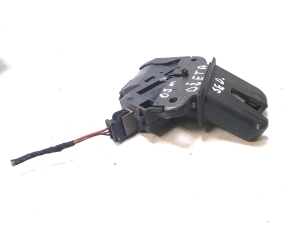 Volkswagen Jetta (2005–2011) Trunk lid lock 4E0827645  4F5827505C - 3