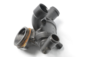 Skoda Fabia MK 2 (2007–2014) Thermostatgehäuse 03L121111R - 5