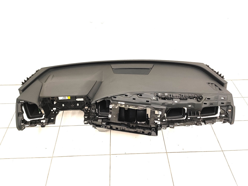 AUDI Q4 e-tron I (2021–2026) Armatuurlaud 89B857001 AUDI Q4 e-tron I (2021–2026) Armatuurlaud 89B857001