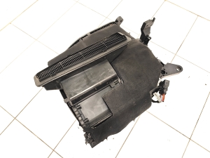 AUDI Q4 e-tron I (2021–2026) Innenraumluftfiltergehäuse 1EA971566 - 3