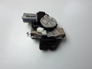 Subaru Forester SK (2018–2026) Tailgate lock LM658VA - 3